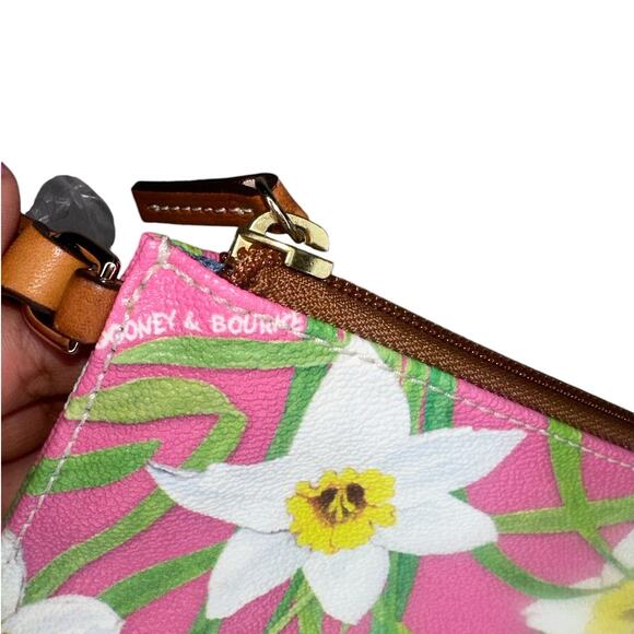 NWOT Dooney & Bourke RARE Daffodil Floral Pink Hawaiian Canvas Leather Wristlet - Picture 5 of 10